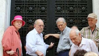 Συντάξεις: Σπουδαία απόφαση για τους άνδρες υπαλλήλους με ανήλικο – Πότε πάνε… ταμείο οι συνταξιούχοι
