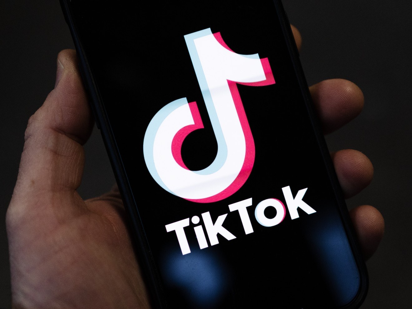 Όλοι… TikTok: Σοκαριστικά στοιχεία για την χρήση του στην Ελλάδα