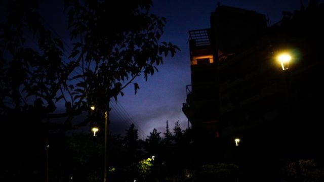 Ρεύμα: Ποια τιμολόγια συμφέρουν για τον Μάρτιο – Έρχονται αναδρομικά για τις επιχειρήσεις