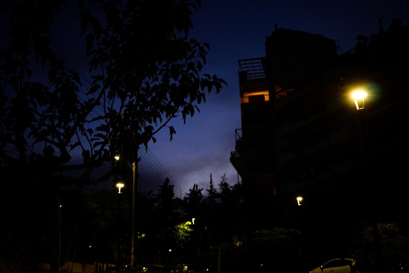 Ρεύμα: Ποια τιμολόγια συμφέρουν για τον Μάρτιο – Έρχονται αναδρομικά για τις επιχειρήσεις