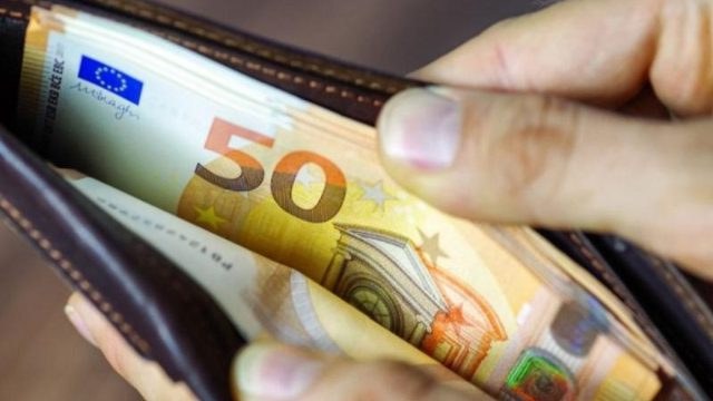 Ευχάριστα νέα για τους εργαζόμενους: Αυξάνεται την 1η Απριλίου ο κατώτατος μισθός