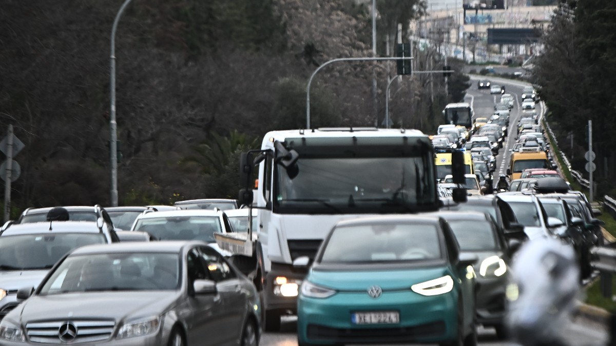 Η πρώτη ψηφιακή κάμερα αποδίδει καρπούς: Βροχή τα πρόστιμα στους ασυνείδητους οδηγούς