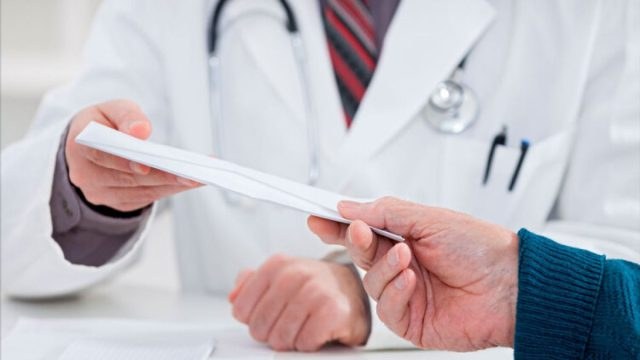 Συνελήφθη γιατρός στη Θεσσαλονίκη για «φακελάκι» – Είχε καταδικαστεί ξανά για το ίδιο αδίκημα