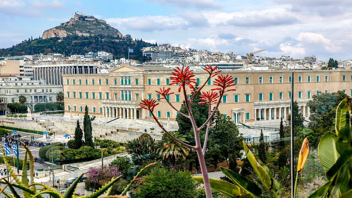 Καιρός σήμερα 29/4: Φθινοπωρινό σκηνικό και θυελλώδεις βοριάδες σε όλη τη χώρα – Τι εκτιμούν Μαρουσάκης και Καλλιάνος