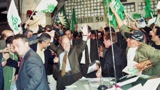 9 Απριλίου 2000: Η νύχτα της μεγάλης ανατροπής – Όταν κοιμηθήκαμε με ΝΔ και… ξυπνήσαμε με ΠΑΣΟΚ