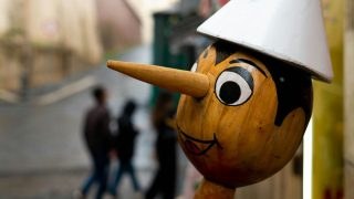 Πρωταπριλιά: Γιατί λέμε ψέματα σήμερα – Από πού βγήκε το έθιμο