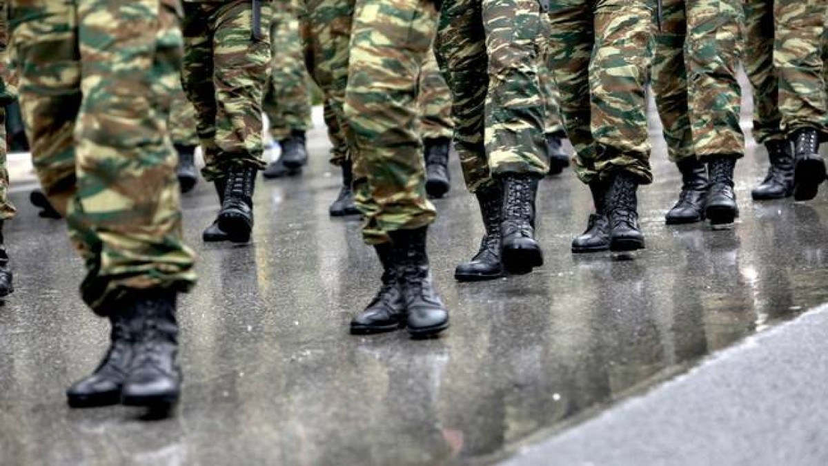 Νομική αντεπίθεση της ΠΟΕΣ για την επαναφορά των δώρων στους στρατιωτικούς: Διεκδικούν 13ο και 14ο μισθό