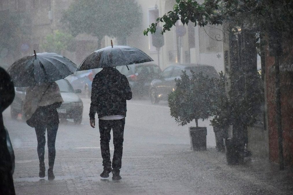 Καιρός σήμερα 02/04: Βροχές και μεμονωμένες καταιγίδες – Η εκτίμηση του Τάσου Αρνιακού και της Χριστίνας Σούζη