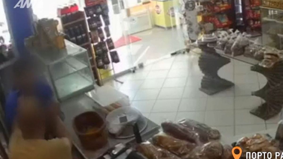 «Θα σε σουβλίσω»: Φούρναρης στο Πόρτο Ράφτη έδωσε μάχη με ληστή για 500 ευρώ εισπράξεις (video)