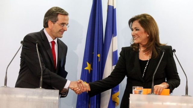 Σαν σήμερα, 06 Μαΐου 2010: Ο Αντώνης Σαμαράς διαγράφει την Ντόρα Μπακογιάννη από τη ΝΔ επειδή ψήφισε το… μνημόνιο