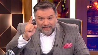 Πυρ και μανία ο Γρηγόρης Αρναούτογλου: «Ούτε το όνομά του θέλω να πω, με προσέβαλε»