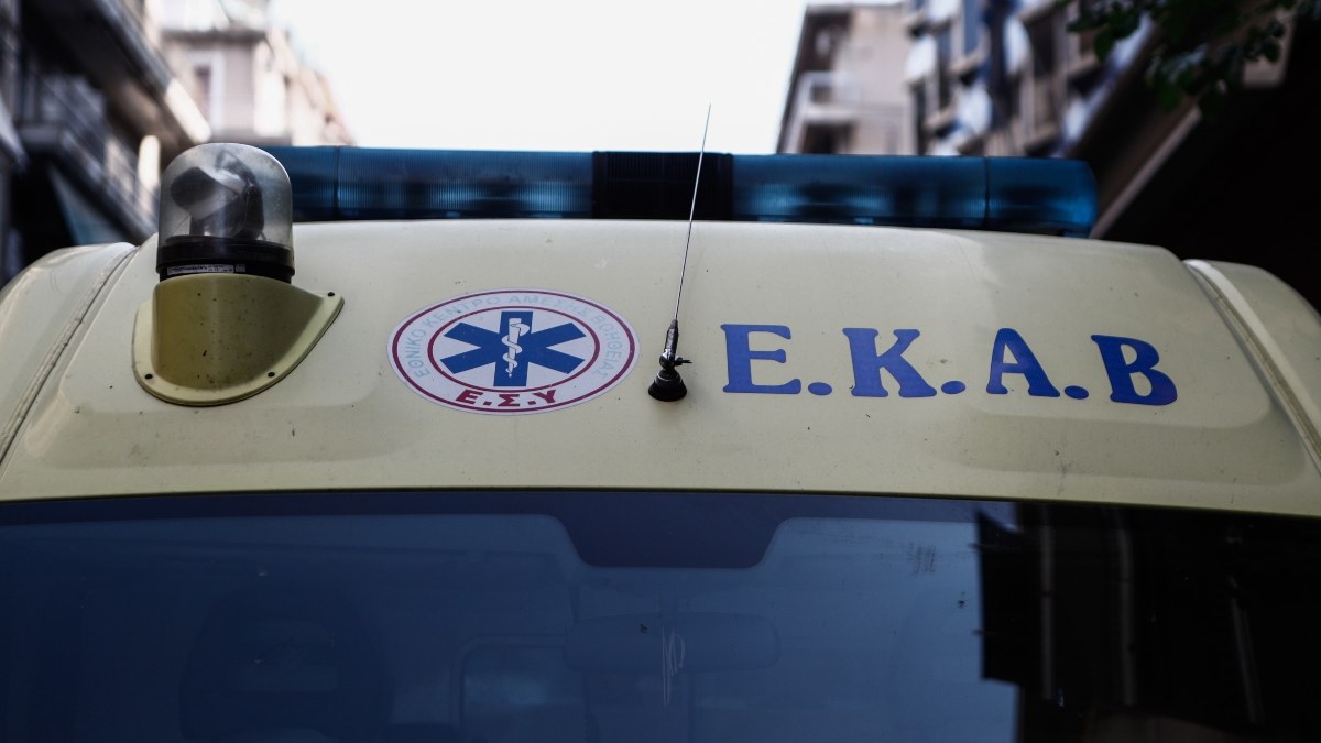 Σκληρό τροχαίο στη Λάρισα: Διασωληνωμένος 44χρονος στο Βόλο