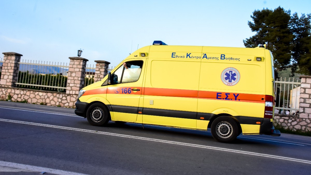 Καλλιθέα: 7χρονη σε κρίσιμη κατάσταση μετά από τραυματισμό σε τζαμαρία – «Βγήκαν όλα τα όργανα έξω»