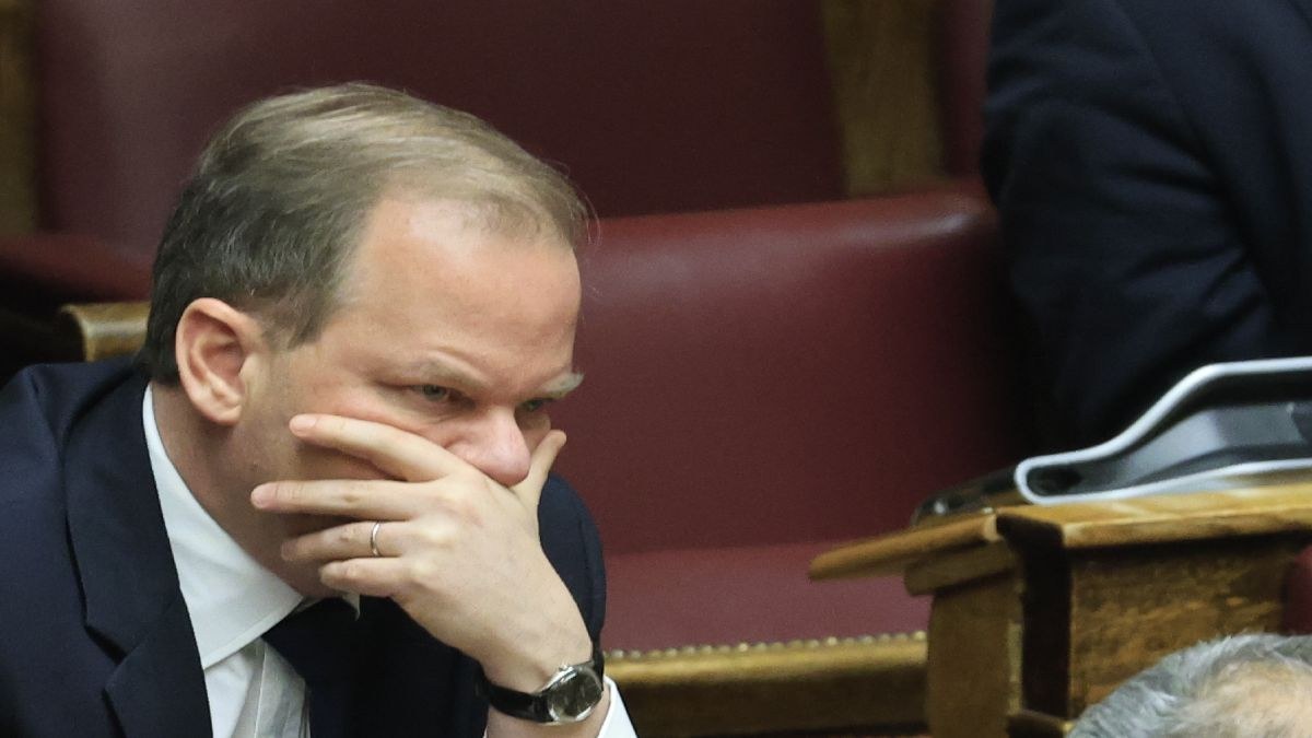 Στη Βουλή η δικογραφία για τα Τέμπη: Αυτά είναι τα έγγραφα που «καίνε» τον Καραμανλή