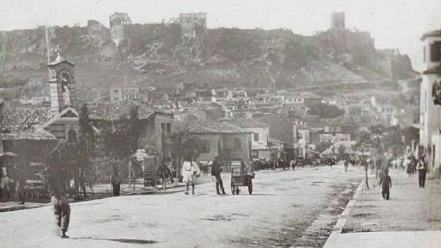 Κουίζ για την παλιά Αθήνα: Μπορείς να αναγνωρίσεις την οδό της φωτογραφίας;