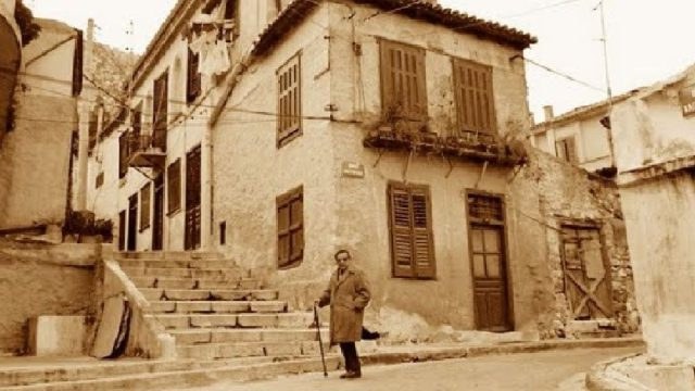 Κουίζ για την παλιά Αθήνα: Μπορείτε να αναγνωρίσετε τη συνοικία; Πρόκειται για μία από τις πιο εμβληματικές περιοχές της πόλης!