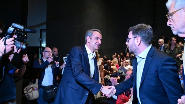 Δημοσκόπηση Interview: Σαφής η υπεροχή Μητσοτάκη – Επέστρεψε στη δεύτερη θέση το ΠΑΣΟΚ