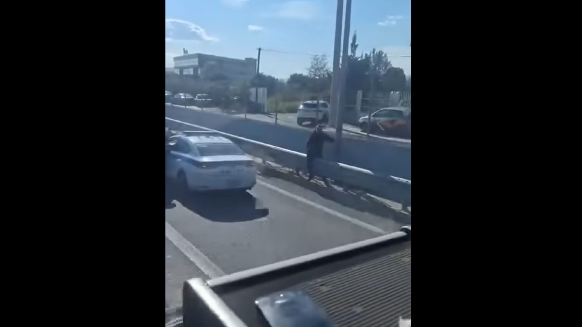 Ελληναράς οδηγός σε άλλο επίπεδο: Σταμάτησε στη μέση της Λεωφόρου Κηφισού για να κάνει την ανάγκη του! (video)