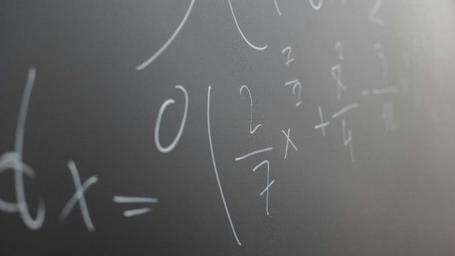 «Όπερ ἔδει δεῖξαι»: Τι σημαίνει η φράση και από πού προέρχεται; 