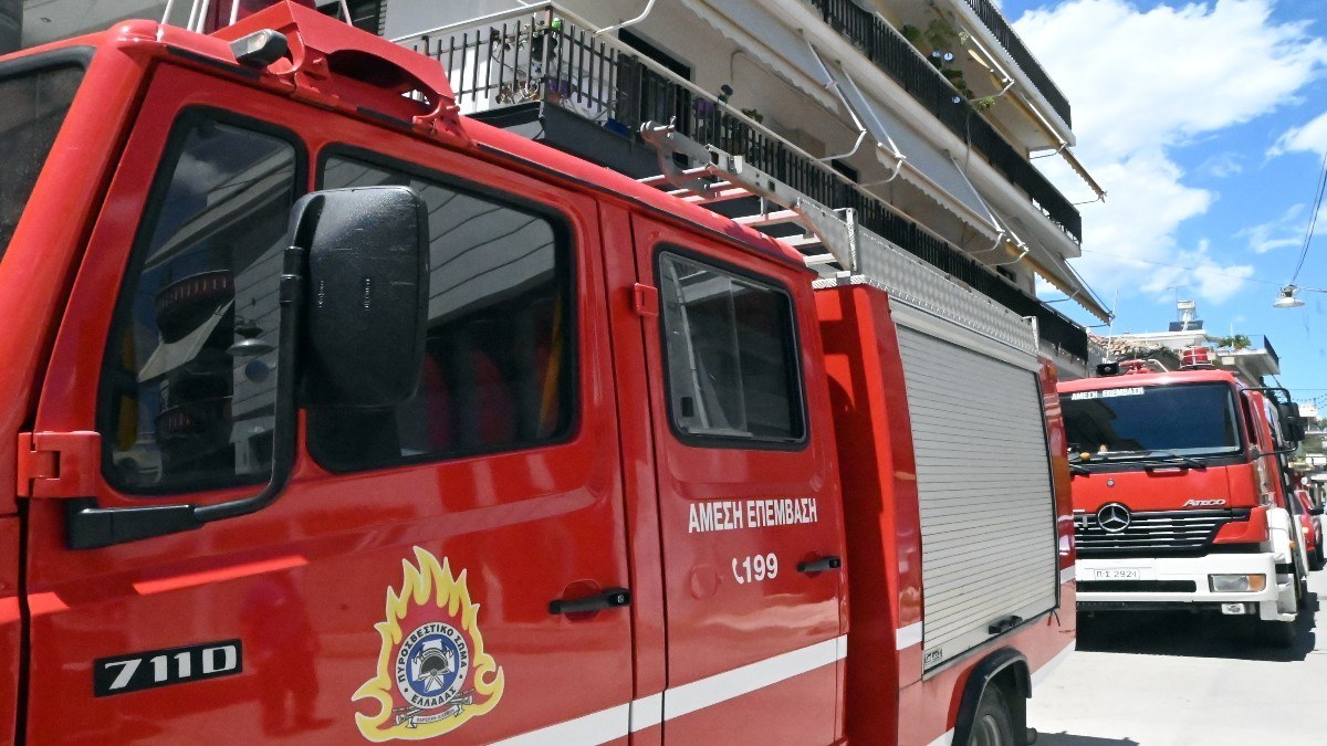Φωτιά στον Ασπρόπυργο: Μάχη με τις φλόγες κοντά στην Αττική Οδό