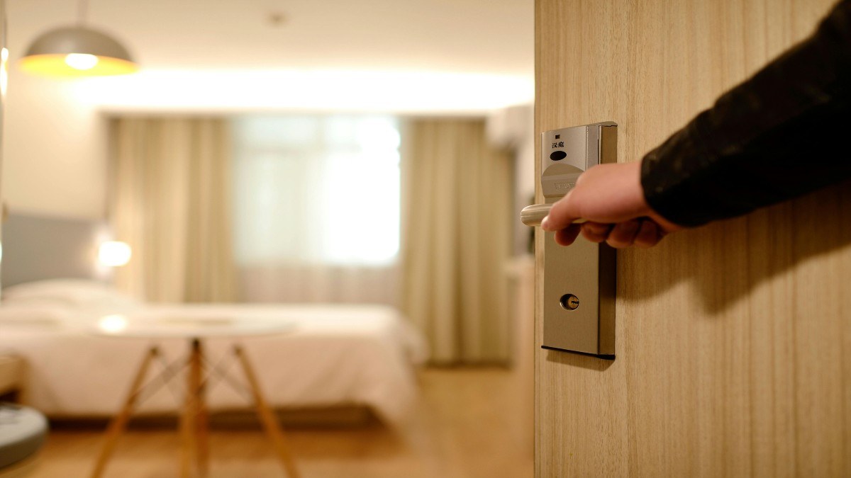 Θετικό πρόσημο στον τουρισμό για το καλοκαίρι του 2025: Αυξάνονται αφίξεις και διανυκτερεύσεις