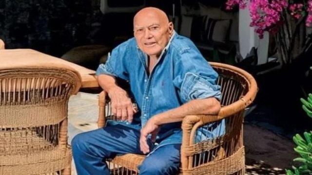 «Έφυγε» από τη ζωή ο Κώστας Ζουγανέλης – Ο άνθρωπος που «γέννησε» τη νυχτερινή Μύκονο