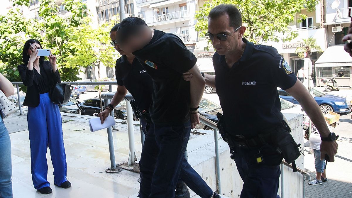 Θεσσαλονίκη: Στον εισαγγελέα ο 34χρονος που κλώτσησε και πάτησε με το αυτοκίνητό του γάτα – Βρέθηκαν ναρκωτικά στο σπίτι του
