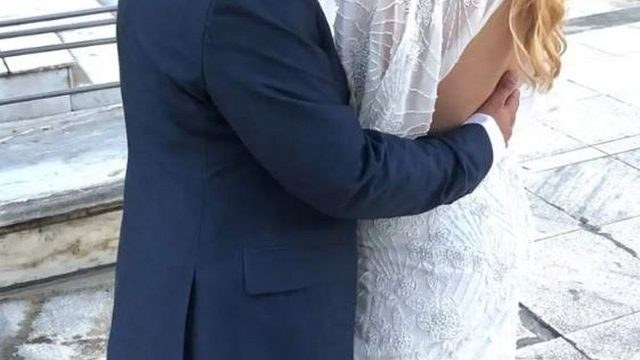 Ξαφνικός γάμος στην ελληνική showbiz: Παντρεύτηκε κρυφά με την κοιλιά… τούρλα στον 8ο μήνα της εγκυμοσύνης της