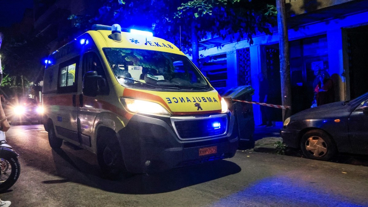 Τροχαίο δυστύχημα στου Ζωγράφου: Μηχανή παρέσυρε και σκότωσε πεζή