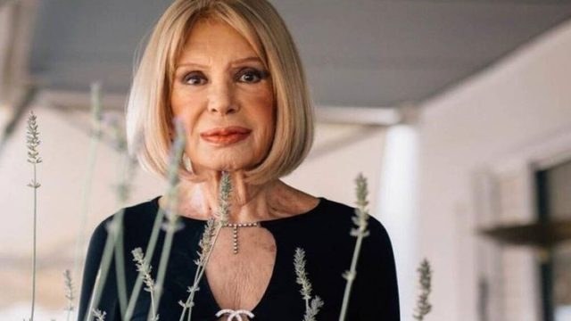 Η Ρίκα Διαλυνά τα έβαλε όλα στη θέση τους μετά τα δημοσιεύματα: «Για να μη σας χαλάσω το όνειρο του φευγιού μου…»