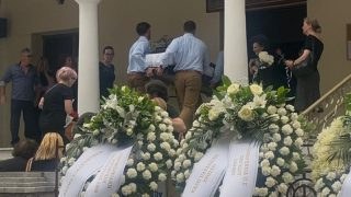Δράμα: Οδύνη στην κηδεία του 61χρονου Χρήστου Σταυριανίδη – Τι κατέγραψε το κινητό του στη μάχη με την αρκούδα