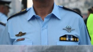 Ωφελημένοι πάνω από 150.000 ένστολοι: Οι νέοι μισθοί τους μετά την απόφαση της κυβέρνησης