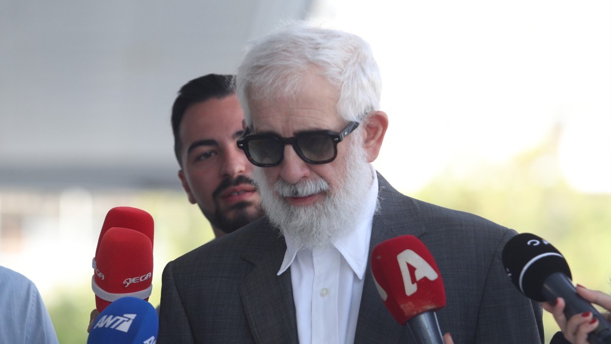 Πέτρος Φιλιππίδης: «Θέλω να φύγω – Με την καταγγέλλουσα το κάναμε στον καναπέ και στο πάτωμα»