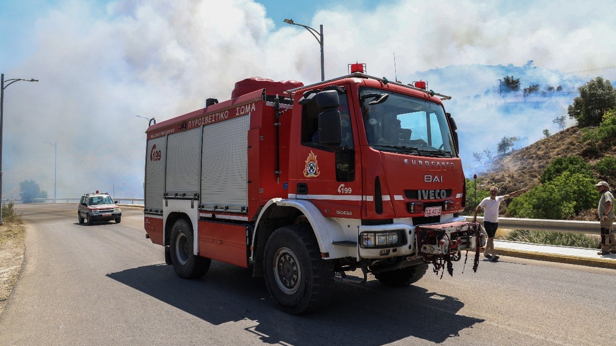 Πυρκαγιά κοντά σε ξενοδοχείο στα Λουκίσια Χαλκίδας