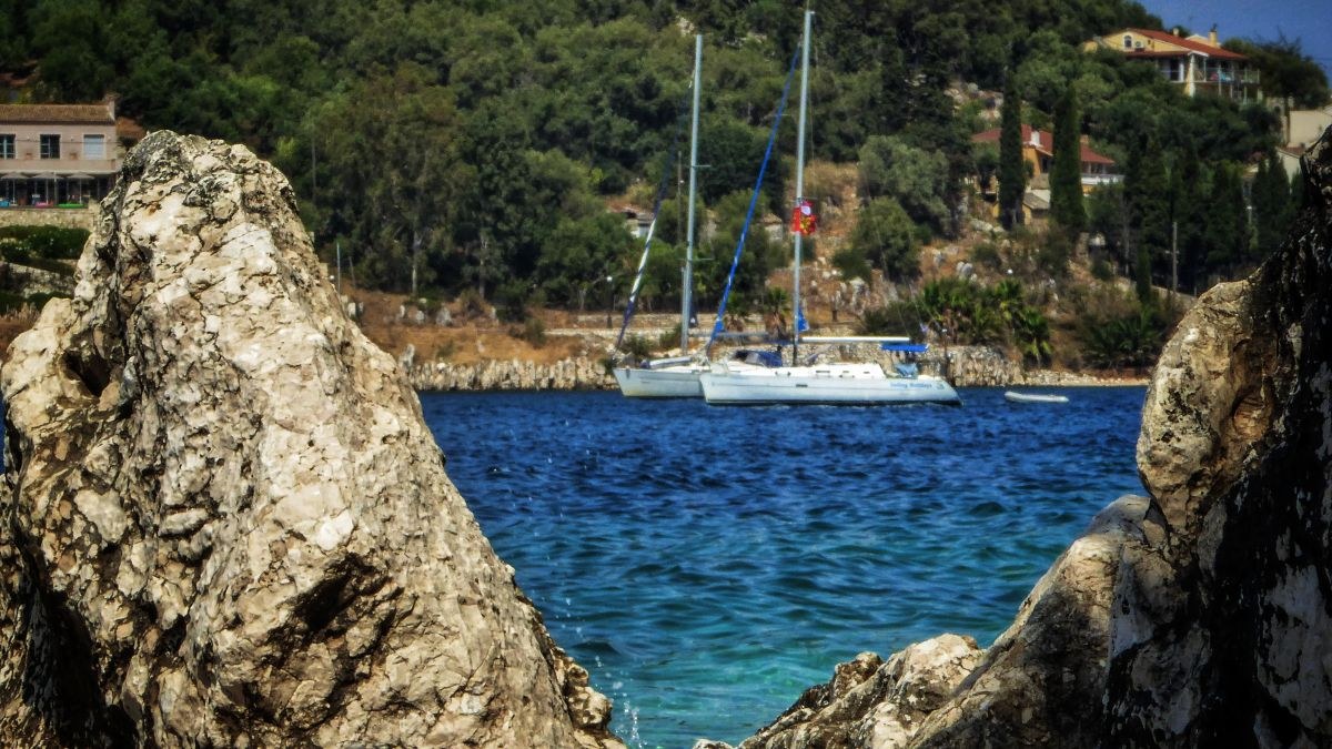 Καιρός σήμερα 25/6: Έρχεται ο πρώτος καύσωνας με ισχυρά μελτέμια – Η Σούζη και ο Καλλιάνος προειδοποιούν
