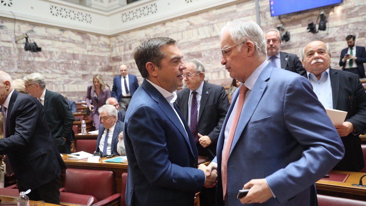 «Άκυρο» Τασούλα σε Τσίπρα για το δημοψήφισμα: Απόρρητα τα πρακτικά συμβουλίου πολιτικών αρχηγών