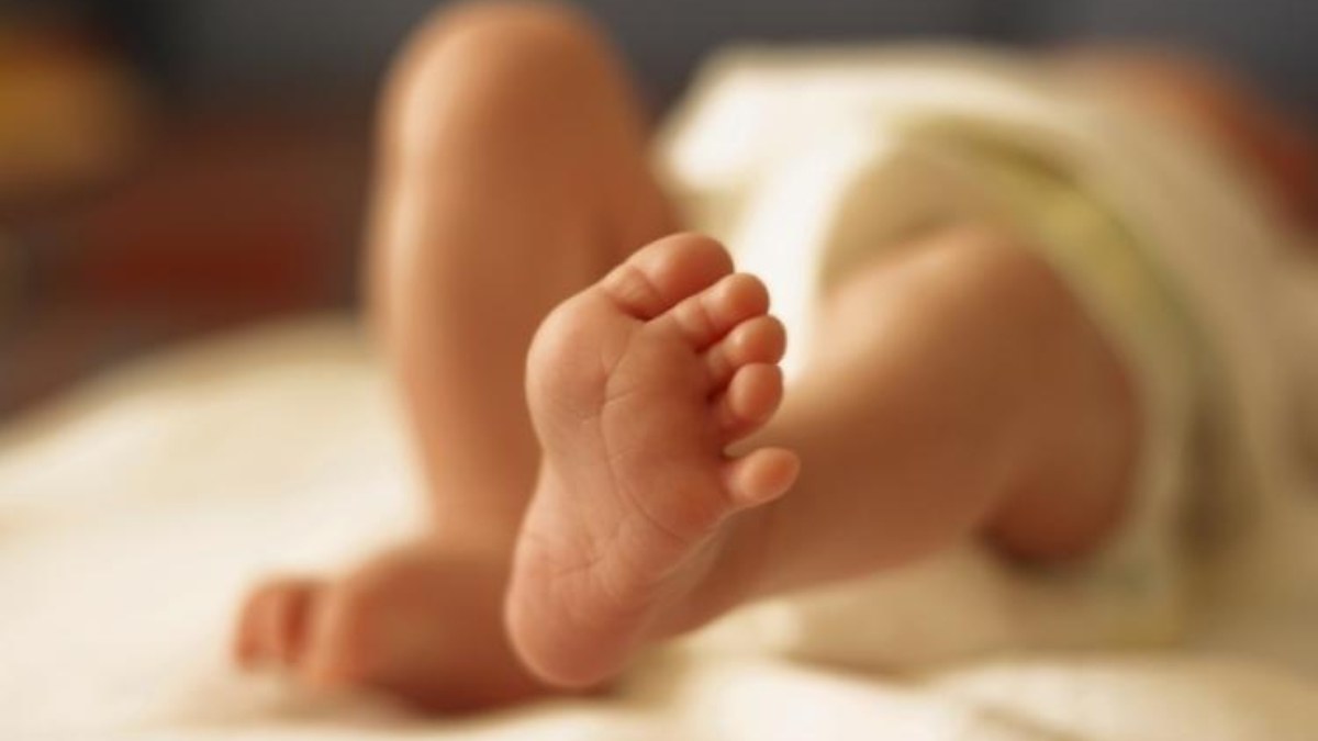 «Έμεινε στον ήλιο – Είχε αρχίσει να κιτρινίζει»: Τι αποκαλύπτει ο αδελφός του βρέφους που πέθανε στην Πάρο