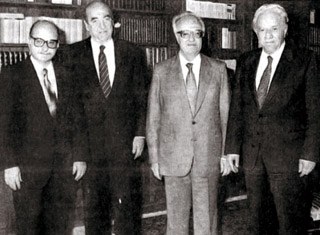 Από αριστερά: Λ. Κύρκος, Κ. Μητσοτάκης, Χ. Σαρτζετάκης, Χ. Φλωράκης