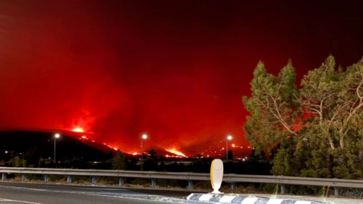 Φονική πυρκαγιά στη Κύπρο, ανήμερα της τραγωδίας στο Μάτι:  Δύο νεκροί και εκτεταμένες καταστροφές στη Λεμεσό