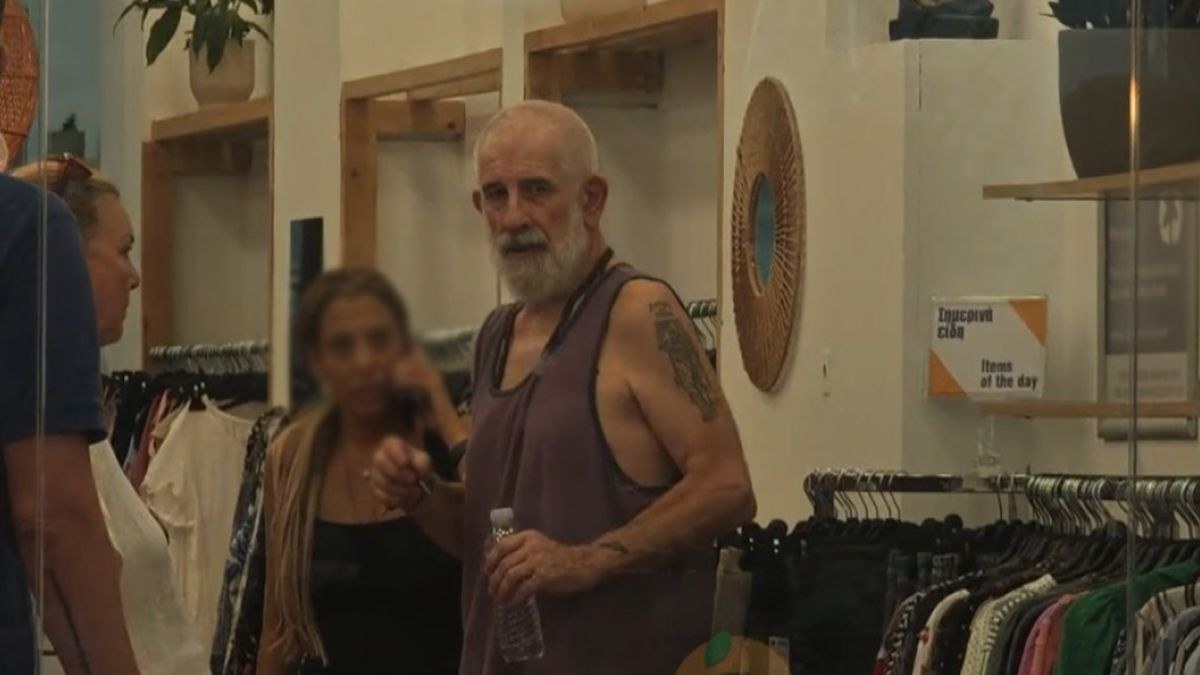 «Ο Πέτρος Φιλιππίδης δεν έχει ούτε ρούχα να βάλει»: Το πιο πιθανό σενάριο για την φωτιά στο σπίτι του