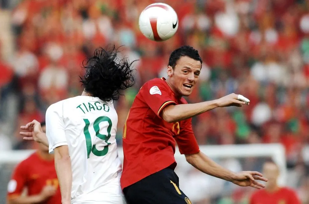 Ο Στρέχελε σε ματς προκριματικών για το Euro 2008 ανάμεσα στην Πορτογαλία και το Βέλγιο AP