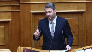 Συνεχίζει τα «καρφιά» σε Μητσοτάκη ο Ανδρουλάκης: «Είναι δειλός, εκβιάζεται από Βορίδη και Αυγενάκη»