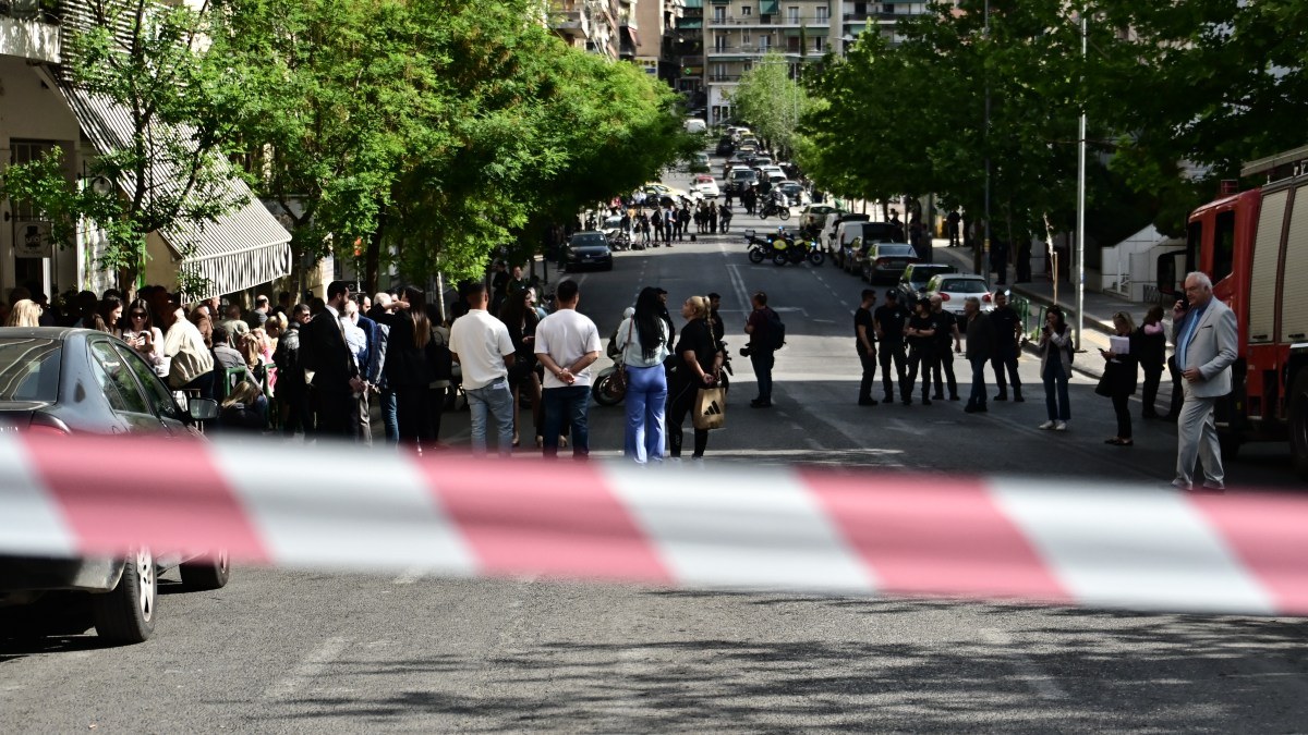Τέλος το θρίλερ στο Γαλάτσι: Παραδόθηκε στις Αρχές ο άνδρας που ταμπουρώθηκε σε διαμέρισμα