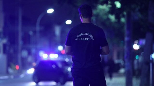 Αναστάτωση στο Αιγάλεω: Άγνωστος απείλησε με όπλο τον δήμαρχο
