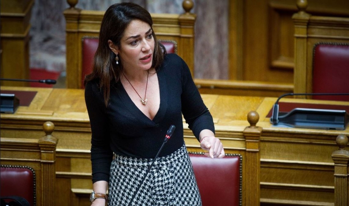 Δόμνα Μιχαηλίδου: «Η πολυτεκνία και η τριτεκνία θα ισχύουν εφ’ όρου ζωής»