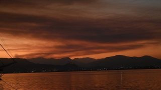 Φωτιά στον Φενεό Κορινθίας: Βελτιωμένη η εικόνα – Κακουργηματική δίωξη στους συλληφθέντες και στο νοσοκομείο δύο πυροσβέστες
