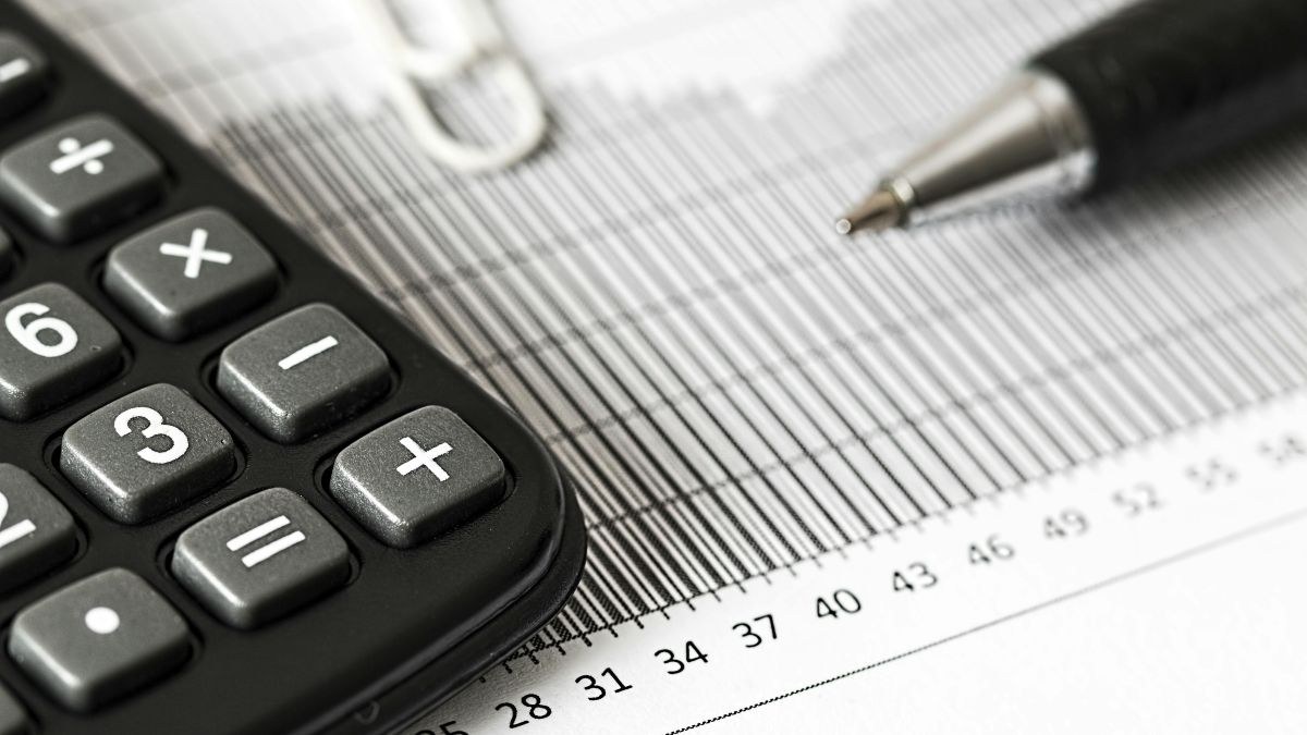 Οκτώ στα 10 ευρώ πληρώνονται στην ώρα τους – Ρεκόρ στις εμπρόθεσμες πληρωμές επιχειρήσεων σε ΦΠΑ και φόρο εισοδήματος