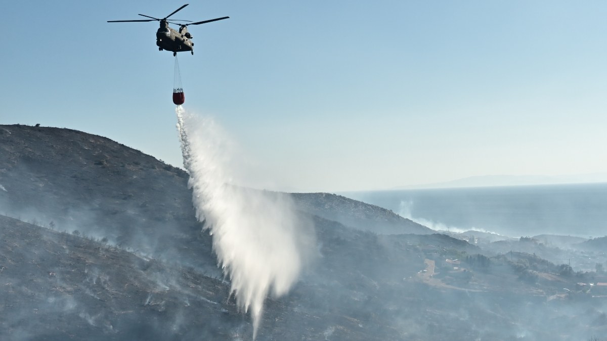 Φωτιά στα Κύθηρα: Ισχυροί άνεμοι στο νησί