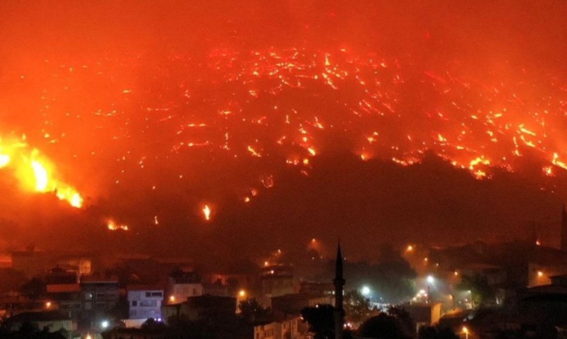 Τεράστιες φωτιές στην Τουρκία: Θύματα, εκκενώσεις και αγωνία στην Προύσα