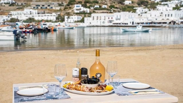 Η απόλαυση στην Μύκονο έχει την υπογραφή του Vegera — Μοναδικές γεύσεις και εξαιρετικές τιμές